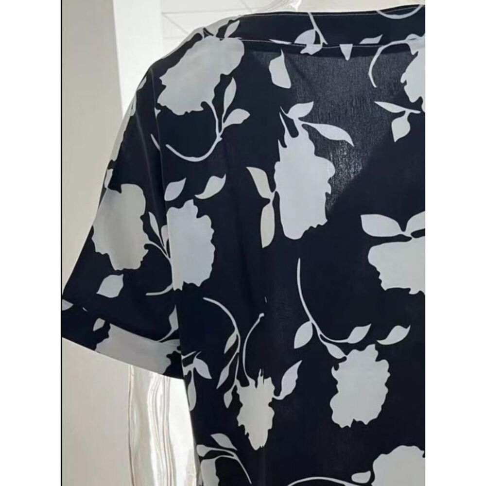 Everyday the Label Full Size Printed Notched Short Sleeve Blouse Women Black - Picture 5 of 5